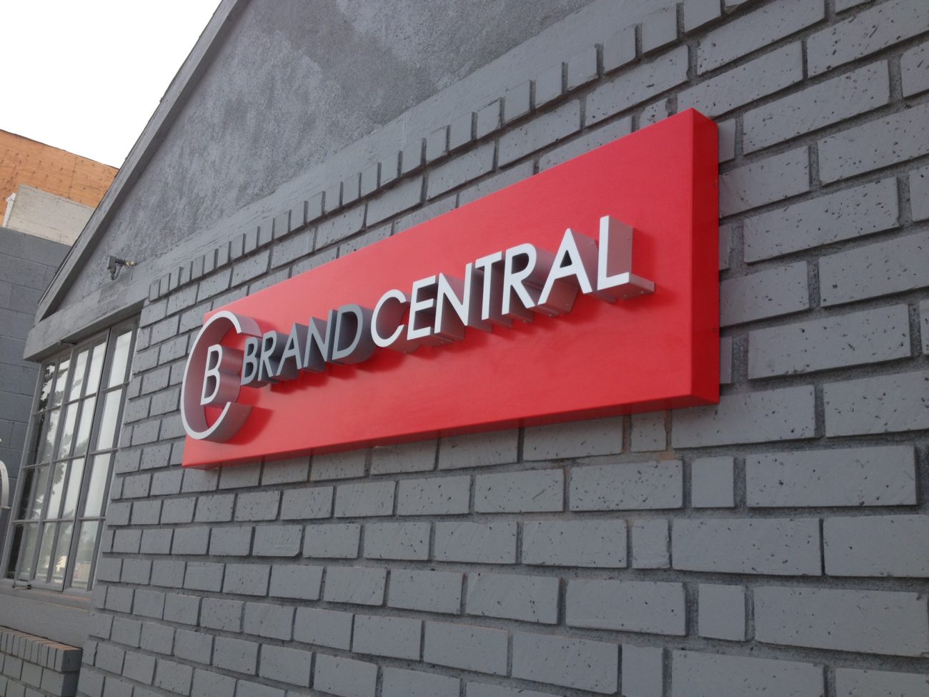 top dimensional signage by Signmakers
